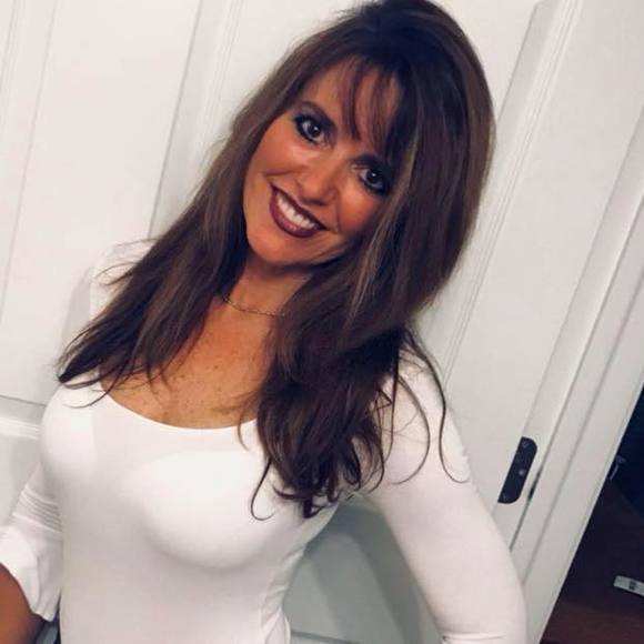 Meet your Posher, Cindy - Picture 1 of 1